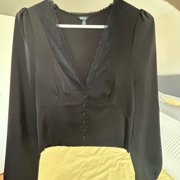 Crop satin lace top - plunging neck - Picture 2 of 5